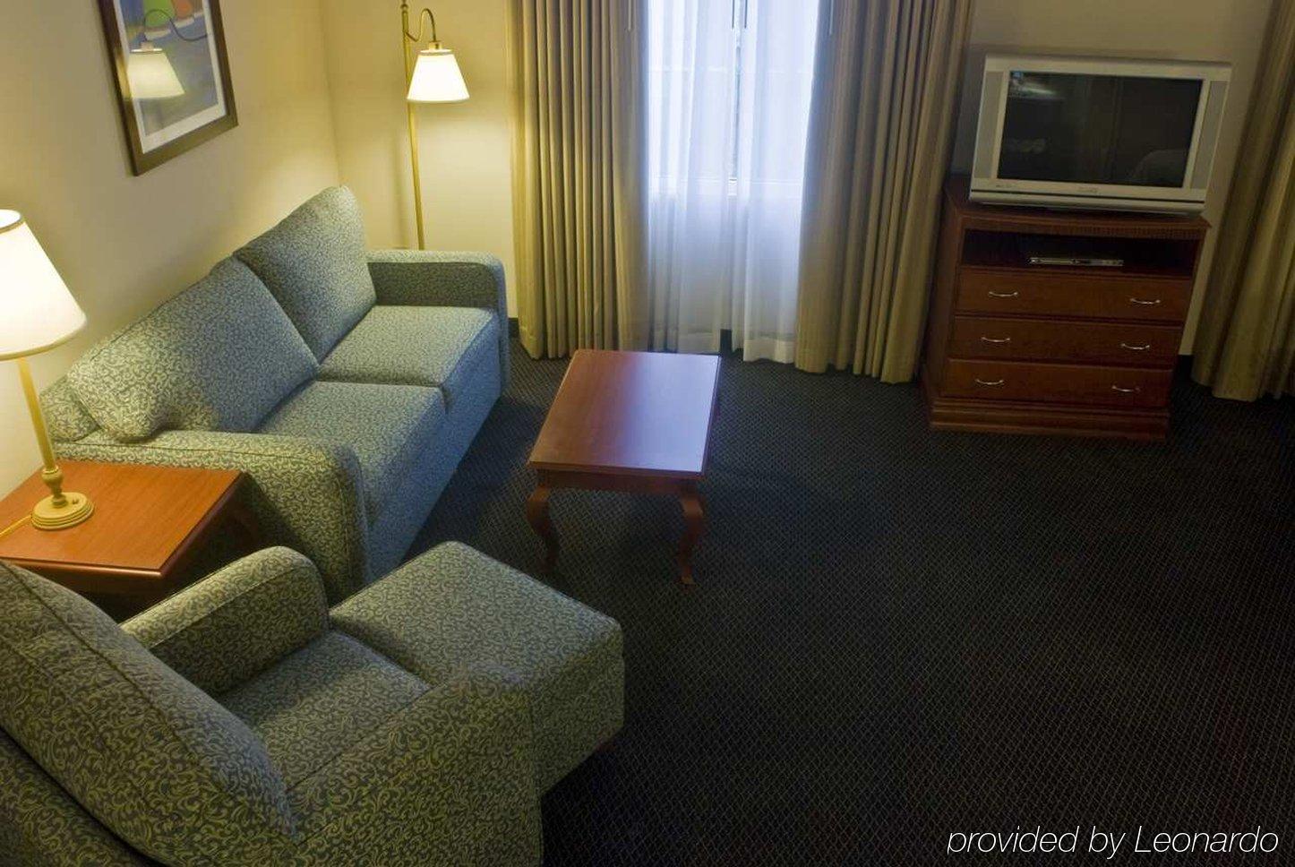 Hampton Inn Tampico Airport Room photo