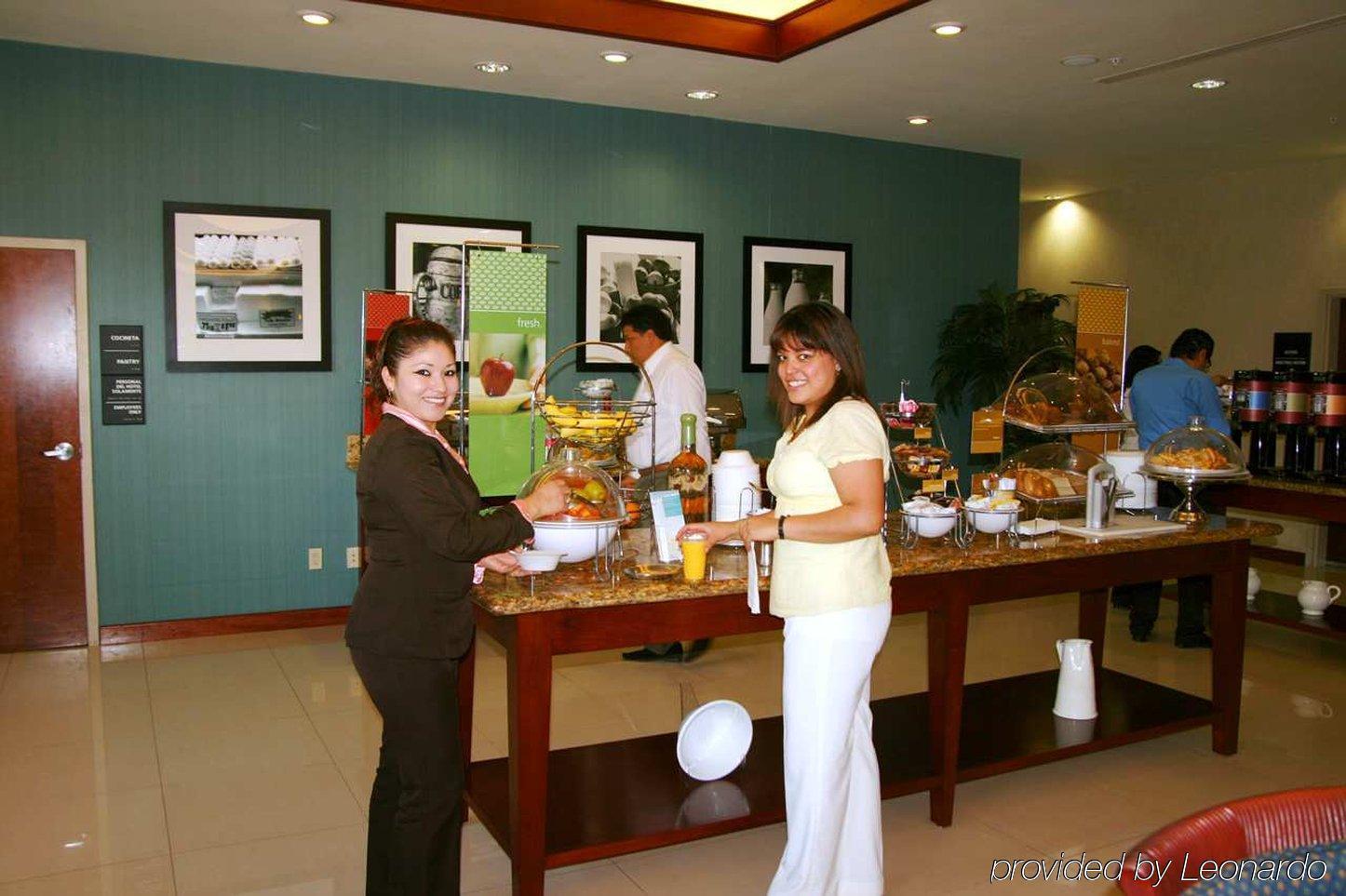 Hampton Inn Tampico Airport Restaurant photo